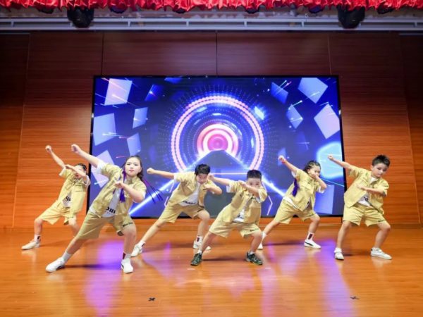 2—1文艺演出——街舞少年