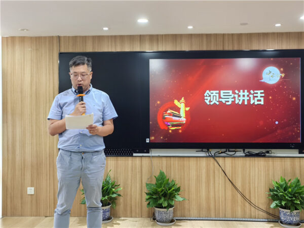 3.协会秘书长乔坚.