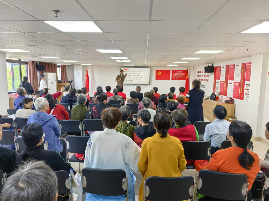 【禁毒宣传】重阳敬老暖金秋，禁毒宣传护平安 ——金山区山阳镇平安办开展特色禁毒宣传活动（金山 陆瑾泽）